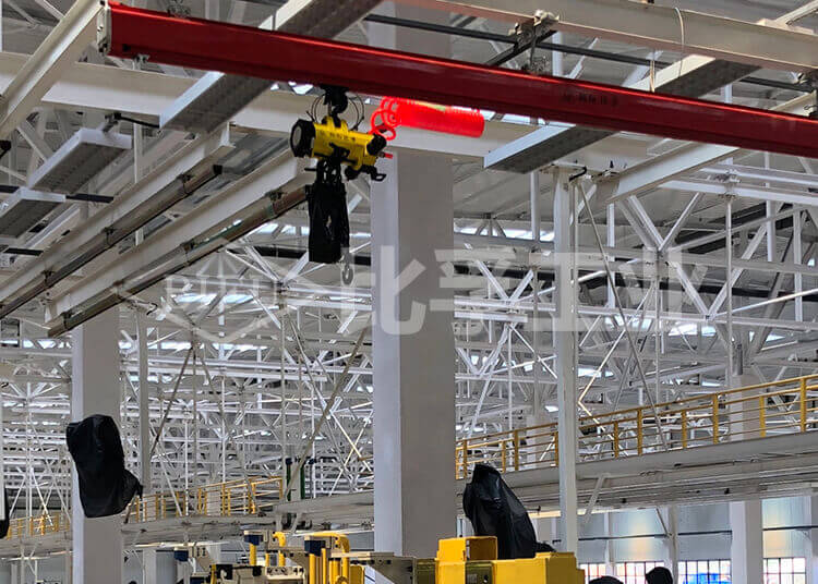 新能源汽車主機(jī)廠氣動(dòng)葫蘆案例