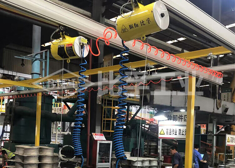 汽車輪轂下線氣動(dòng)平衡吊案例